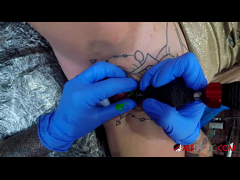❤️ Sully Savage, o bunăciune extrem de tatuată, și-a făcut un tatuaj pe clitorisul ei at us ro.high-pass.ru ❌
